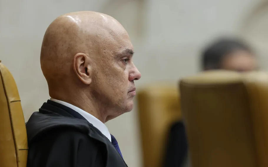 Moraes solicita parecer da PGR sobre visita de Flávio a Bolsonaro em prisão domiciliar 1 19a ed340