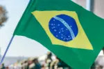 Reeleição de Lula provoca reações entre pastores: “O Senhor continua reinando” 17 43554569 bandeira brasil