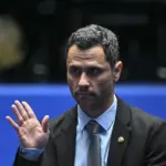 Cleitinho Azevedo passa mal após discurso no Senado e desiste de evento com Flávio Bolsonaro 3 55393044972 ef81b84a6d o