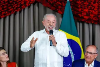 Lula se autodenomina candidato 'antissistema' e critica o STF em reunião com aliados 6 55572372100 0014f73438 c.jpg