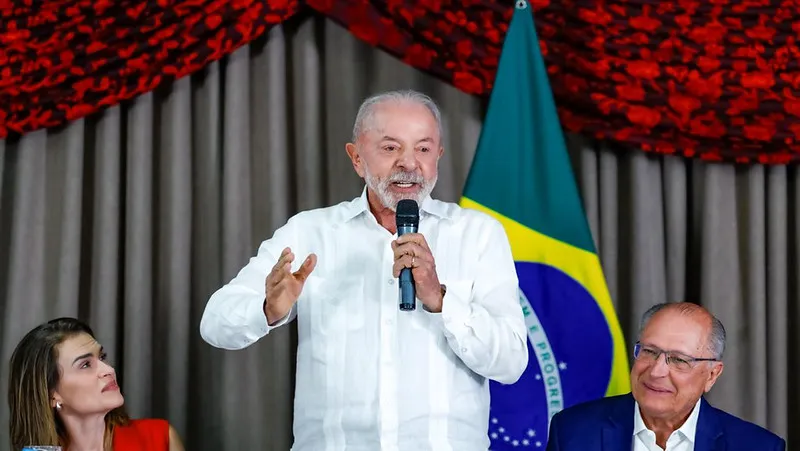 Lula se autodenomina candidato 'antissistema' e critica o STF em reunião com aliados 1 55572372100 0014f73438 c.jpg