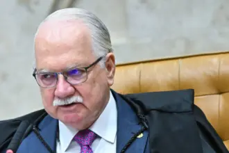 Fachin solicita reunião com diretor da PF para investigar ministros no Caso Master 6 8023773366001