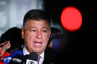 Carlos Viana acusa Lula de estelionato eleitoral por antecipação do Bolsa Família 7 AGE20260223026.jpg