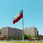 Crescimento das Igrejas Evangélicas no Chile: 82 novas entidades em três meses 3 Bandeira do Chile na Praca da Cidadania na capital Santiago Foto Canva Pro