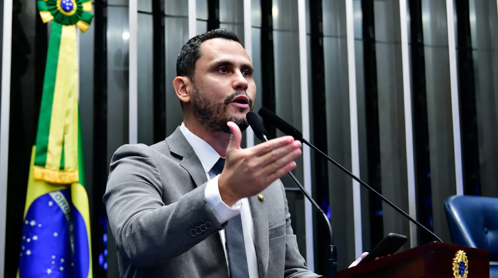 Cleitinho Azevedo reforça apoio a Flávio Bolsonaro após declaração de Lula em Minas Gerais 1 Cleitinho scaled