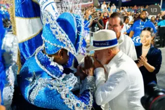 Procuradoria eleitoral sugere rejeição de ação contra Lula por desfile no Carnaval de 2026 6 Desfile 3.jpg