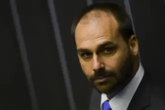 STF determina prisão de Eduardo Bolsonaro e cancelamento de passaportes 6 Eduardo.jpeg