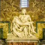 Menos da metade dos americanos acredita no nascimento virginal de Jesus, revela pesquisa 3 Escultura A Pieta na Basilica de Sao Pedro. Foto Canva Pro