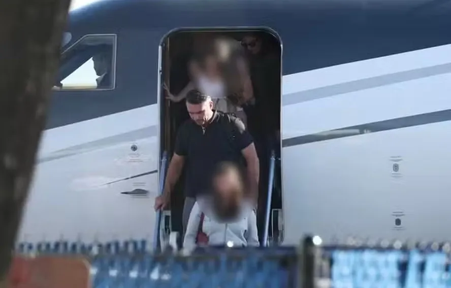 Flávio Bolsonaro e família recebem autorização humanitária para permanecer nos EUA até 2027 1 Flavio EUA