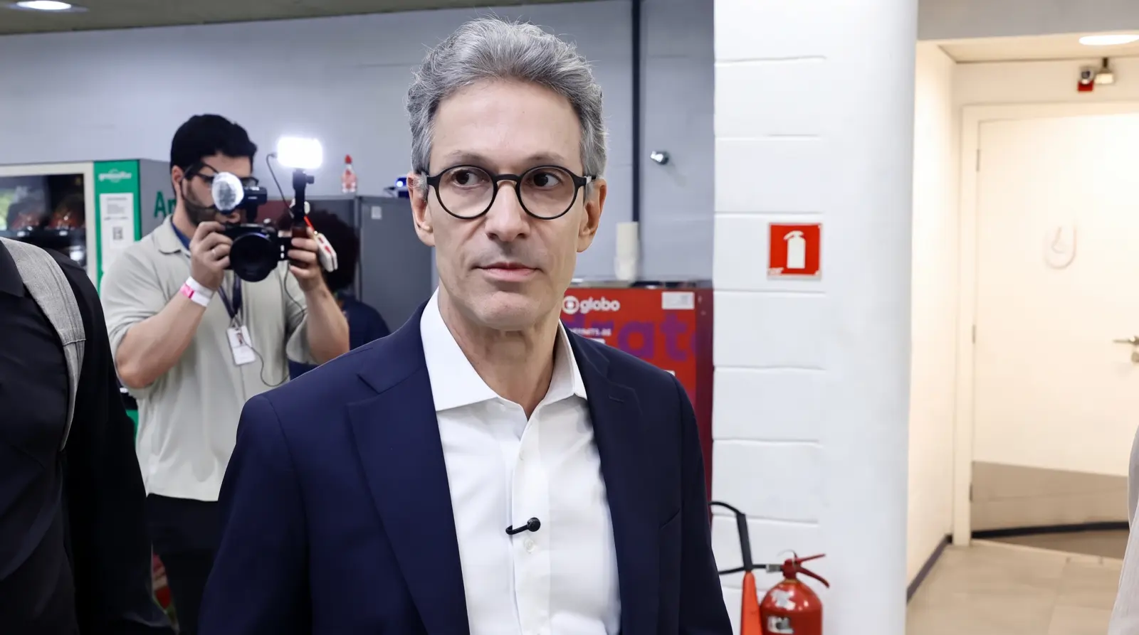 Zema promete ser oposição firme ao PT e aguarda mudanças no STF 1 Gemini Generated Image ie2vujie2vujie2v scaled