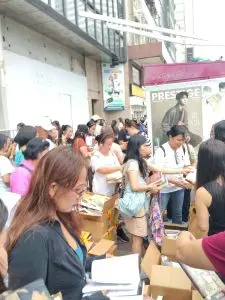 Mission Cry envia novas Bíblias para Hong Kong em tempo de desafios 1 Hong Kong 7 225x300 1