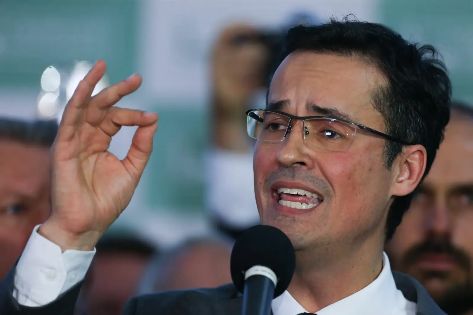 Deltan Dallagnol se emociona e afirma que sua eleição "já valeu" após adiamento de julgamento no TSE 1 Janones 1 scaled.jpg scaled