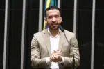 Janones monta “milícia digital” para apoiar Lula e visa 3 milhões de inscritos no WhatsApp 10 Janones
