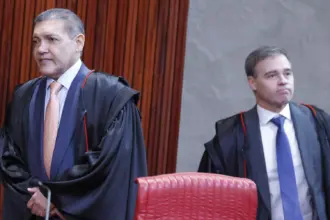 Aliados de Lula intensificam ofensiva contra Kassio Nunes e André Mendonça durante campanha eleitoral 4 Kassio Nunes Marques e Andre Mendonca no TSE