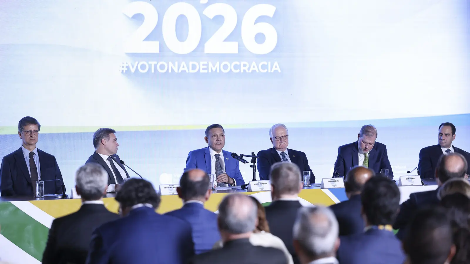 Resultados do 1º turno favorecem direita e diminuem pressão de Lula sobre o STF 1 Ministros do TSE scaled