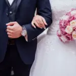 Pesquisa revela ligação entre prática da fé cristã e felicidade no casamento 3 Noivo e noiva durante casamento Foto Canva Pro