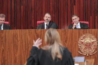 TSE favorece Lula em disputas eleitorais contra Flávio Bolsonaro 4 TSE julga