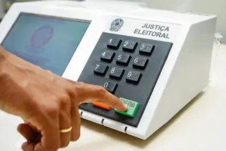 Eleições 2026: Resultados Surpreendentes e Derrotas para Candidatos Evangélicos 4 Urna eletronica Foto Reproducao