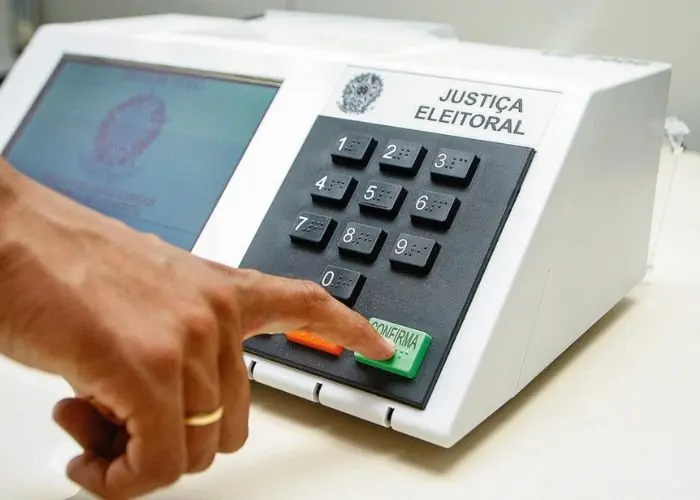 Eleições 2026: Resultados Surpreendentes e Derrotas para Candidatos Evangélicos 1 Urna eletronica Foto Reproducao