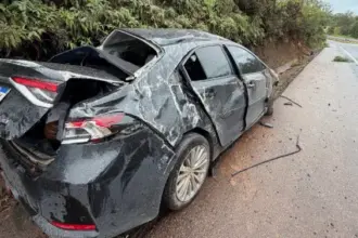 Sobrinho de Dilma Rousseff se envolve em acidente de carro em Minas Gerais 6 acidente carro de pedro rousseff sobrinho de dilma.jpg
