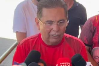 Presidente da Assembleia da Paraíba ataca 'pobre de direita' em discurso a favor de Lula 6 adriano galdino.jpg