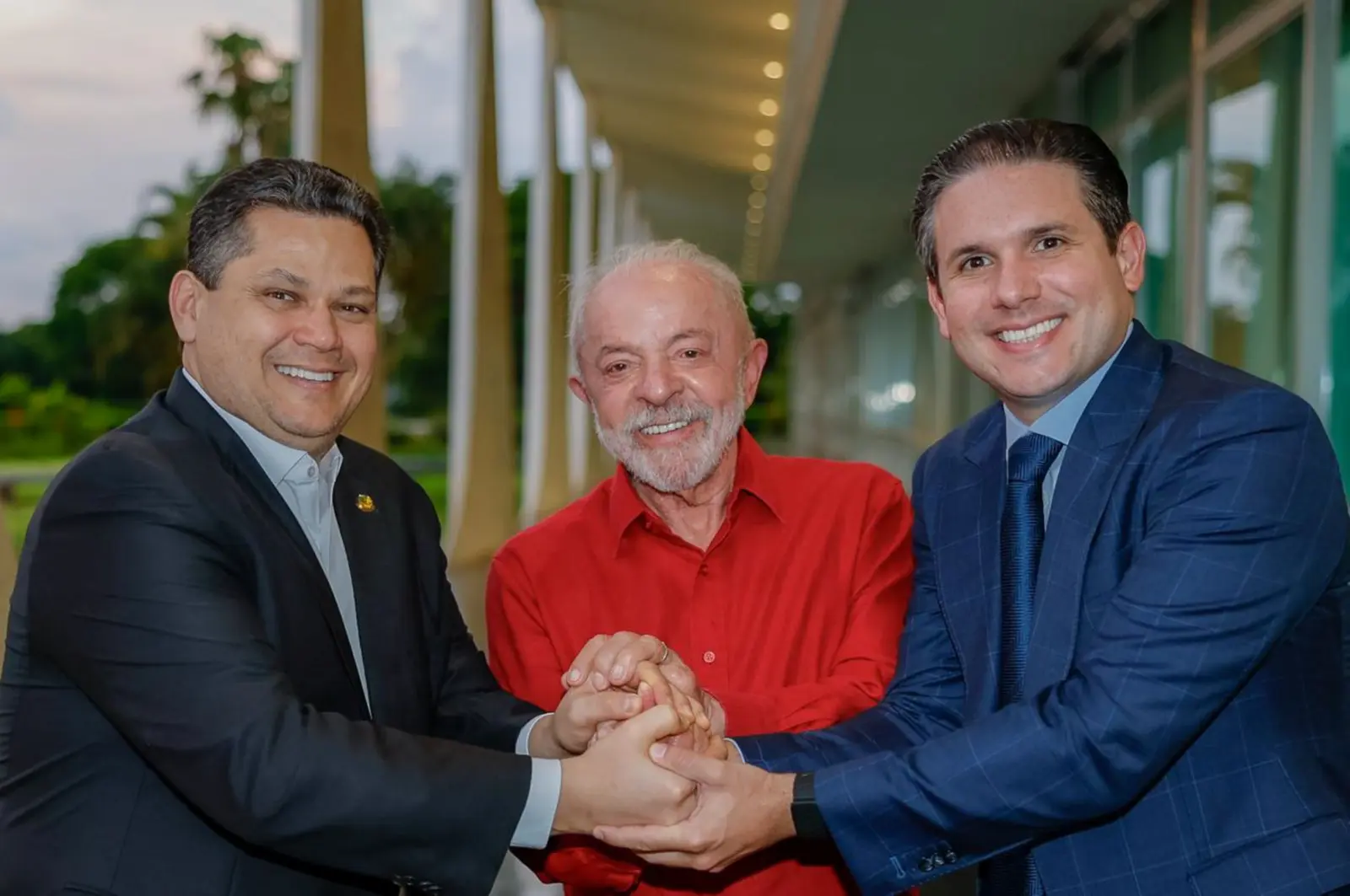Alcolumbre e Motta se reúnem com Lula e enfatizam necessidade de diálogo entre os Poderes 1 alcolumbre lula motta scaled