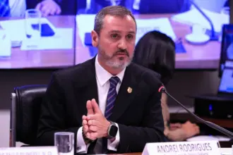 MPF investiga Andrei Rodrigues por possível vazamento de informações sobre irmão de Lula 6 andrei rodrigues pf 1