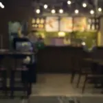 Presidente da Abrasel critica fim da escala 6x1, chamando de "tragédia socioeconômica" 3 bar restaurante freepik abrasel 910x568.jpg
