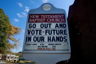 Igrejas Negras se Mobilizam para Votação em Meio a Mudanças Eleitorais em Tennessee 6 black church midterms