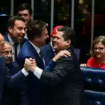 Alcolumbre celebra aprovação da PEC que acaba com a escala 6x1 no Senado 3 camilo santana alcolumbre