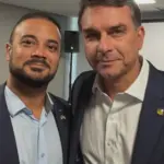 Deputado lança cartilha para desmentir fake news sobre Flávio Bolsonaro 3 capitao alden flavio cartilha da verdade 910x568.jpeg