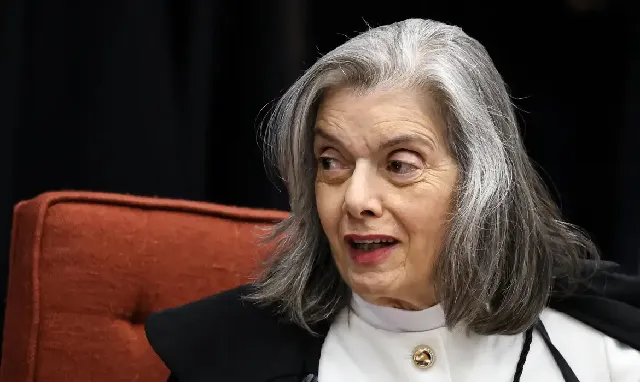Cármen Lúcia é aplaudida novamente ao votar em Belo Horizonte 1 carmen 1.jpg