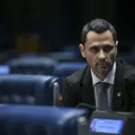 Cleitinho Azevedo apoia Flávio Bolsonaro em meio a críticas a Rogério Marinho 3 cleitinho mantem pre campanha apesar de impasse com republicanos.jpg