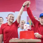 Edinho Silva defende confronto entre Lula e Flávio Bolsonaro em debates 3 edinho silva com lula foto joao valadares agencia pt