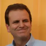 Eduardo Paes lidera disputa pelo governo do Rio com 47% das intenções de voto, aponta Datafolha 3 eduardo paes diz que transferencia de bens atendeu a pedido do pai 910x568.jpeg
