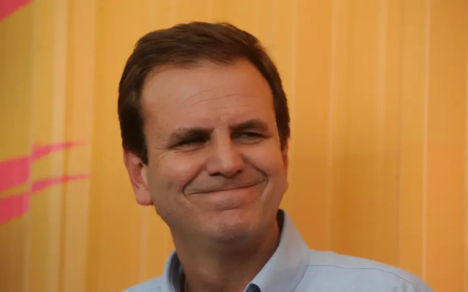 Eduardo Paes lidera disputa pelo governo do Rio com 47% das intenções de voto, aponta Datafolha 1 eduardo paes diz que transferencia de bens atendeu a pedido do pai