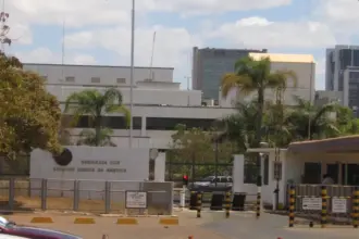 EUA suspendem atendimento consular no Brasil por preocupações de segurança 6 eua 910x568.jpg