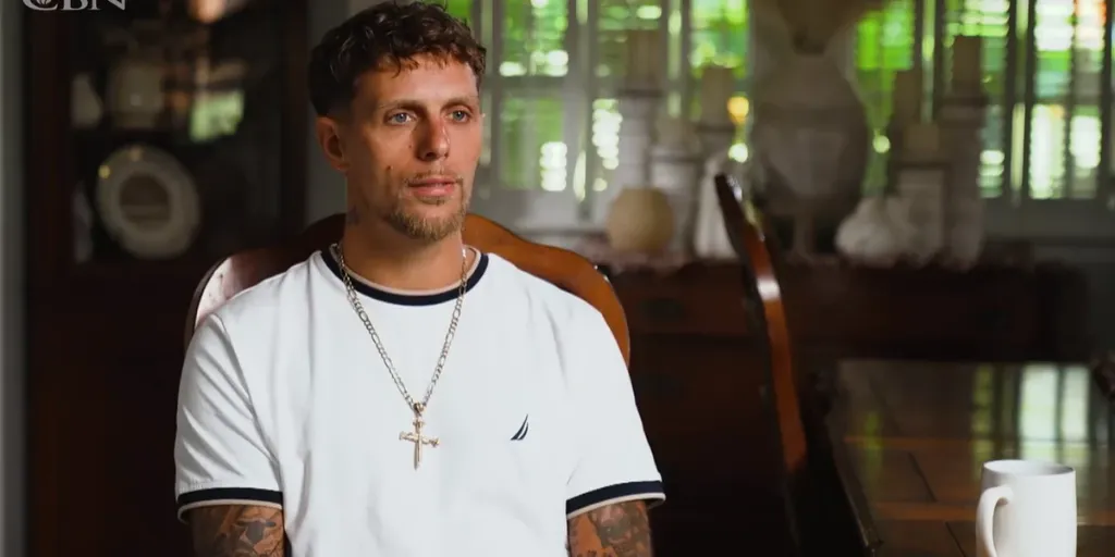 Ex-traficante transforma sua vida após conversão religiosa nos EUA 1 ex traficante encontra nova vida apos deixar o mundo das drogas