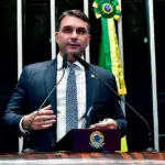 Flávio Bolsonaro alcança 62% de chance de vitória a três dias da eleição, diz Polymarket 4 flavio 2.jpg