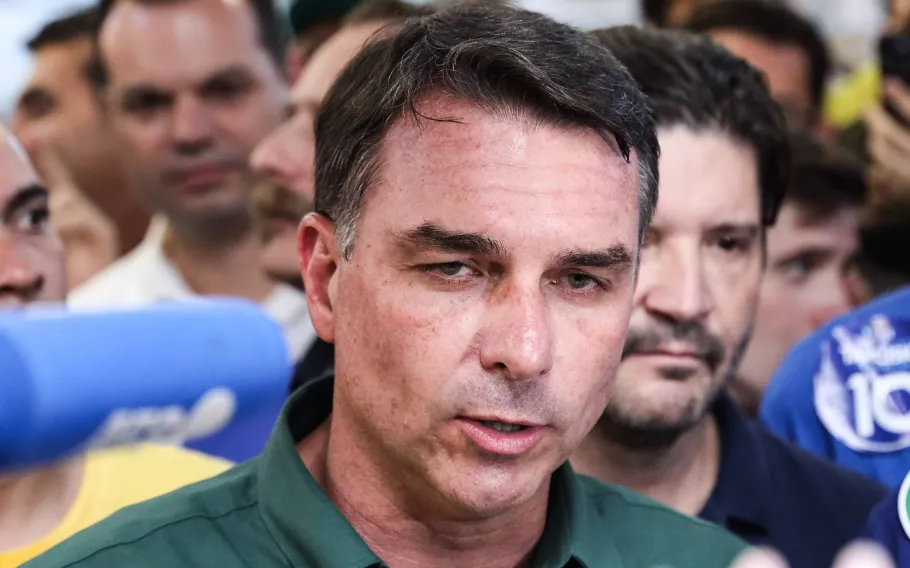 Agropecuária apoia Flávio Bolsonaro no primeiro turno das eleições 1 flavio