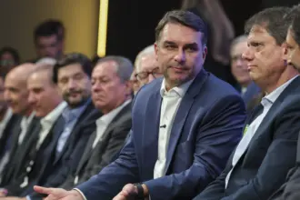 Flávio Bolsonaro defende mais apoio ao setor produtivo e critica adversários em evento em São Paulo 6 flavio bolsoanro associativismo 2