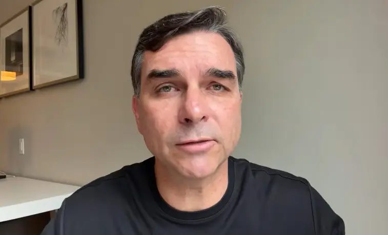 EUA concedem vistos a Flávio Bolsonaro e sua família, confirma Departamento de Estado 1 flavio bolsonaro 1.jpg