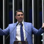Flávio Bolsonaro solicita renúncia de Moraes após decisão sobre Eduardo 3 flavio bolsonaro