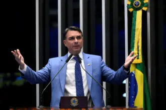 Flávio Bolsonaro solicita a Fachin suspeição de Flávio Dino em processos eleitorais 7 flavio bolsonaro 4