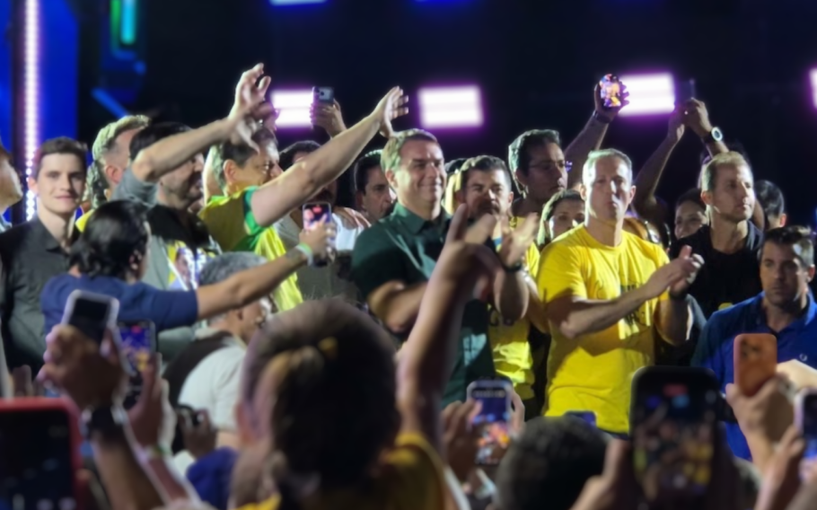 Flávio Bolsonaro aceita desafio de Lula e pede abertura de sigilos 1 flavio bolsonaro