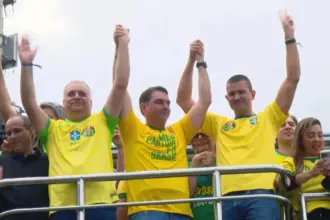 Deputado lança 'Flaviômetro' para monitorar apoio a Flávio Bolsonaro na campanha eleitoral 6 flavio bolsonaro ato inaugural 910x568.jpeg