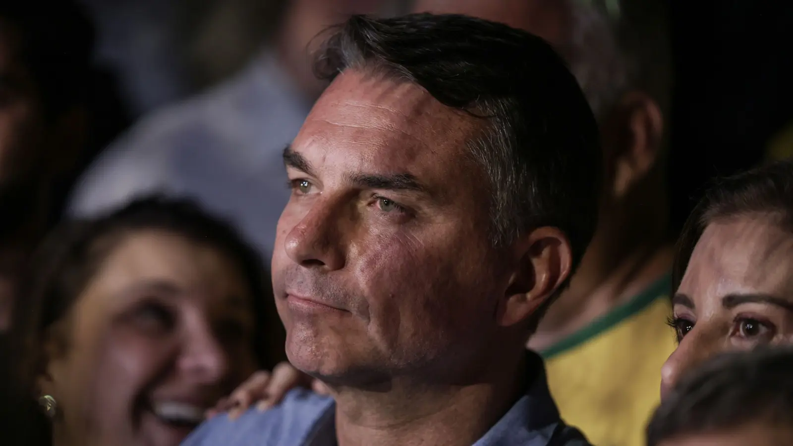 Flávio Bolsonaro, dos EUA, prevê crise política e possível antecipação do fim do governo Lula 1 flavio bolsonaro fuga eua 1 scaled