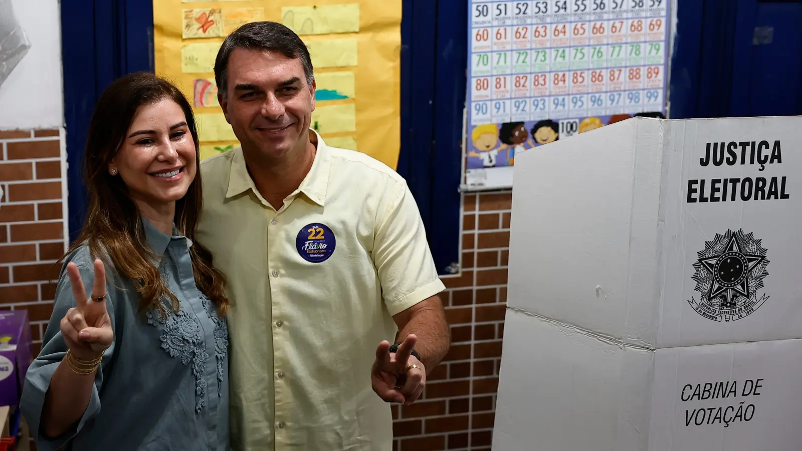 Flávio Bolsonaro vota no Rio e defende mudanças no governo atual 1 flavio bolsonaro voto 25 10 2026 foto andre coelho efe