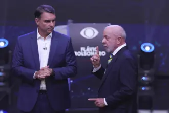 Lula solicita que Mendonça atue como "árbitro" na divulgação de sigilos e pressiona Flávio Bolsonaro 6 flavio lula