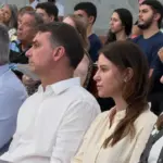 Flávio Bolsonaro participa de missa em Brasília no Dia de Nossa Senhora Aparecida 3 flavio vai a missa da padroeira em brasilia 910x568.jpeg